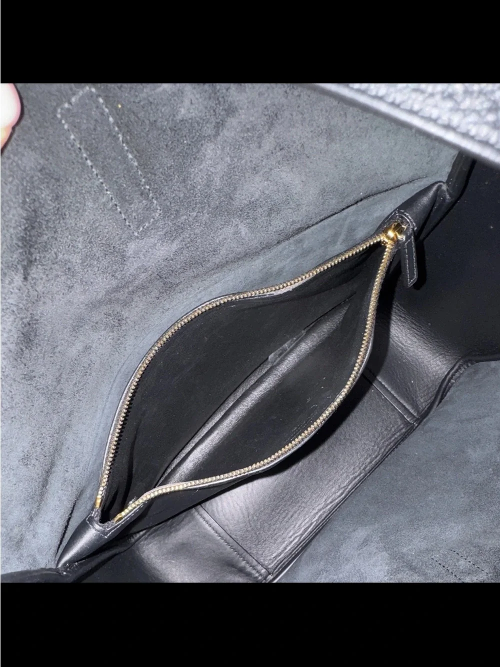 Saint Laurent Black Le 5 à 7 Hobo Bag /Large